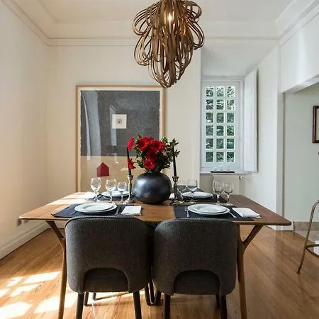 Charming Bairro Alto Апартаменты *