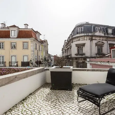 Charming Bairro Alto Apartment